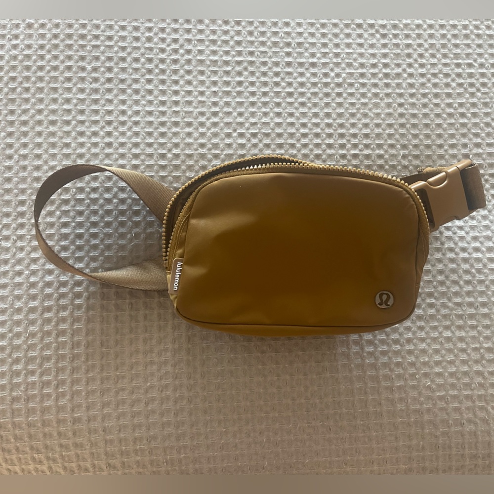 Lululemon Fanny pack